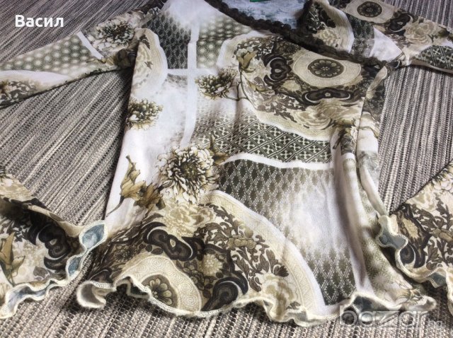 Блуза Бенетон, снимка 2 - Блузи с дълъг ръкав и пуловери - 21072254