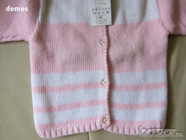 Прекрасна машинно плетена жилетка в бяло и розово размер 30, нова, снимка 2 - Детски пуловери и жилетки - 15826536