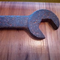 Стар гаечен ключ, снимка 3 - Антикварни и старинни предмети - 24228549