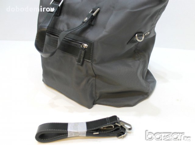 Нова травъл чанта GIORGIO ARMANI PARFUMS оригинал, снимка 4 - Чанти - 12104987
