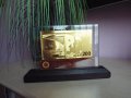 Сувенирна златна банкнота 200 Евро в стьклена поставка + сертификат, снимка 3