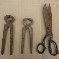 Старинни инструменти: трион, стъргало, цигански поялник, чукче, керпеден, ножици, снимка 10 - Антикварни и старинни предмети - 20704392