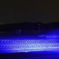 Мощен акумулаторен син лазер 2000mW с 5 приставки пука балон пали клечка кибрит изгаря силен зелен, снимка 3 - Други спортове - 11966845