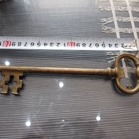  Голям бронзов ключ , снимка 1 - Антикварни и старинни предмети - 22676731
