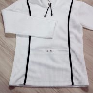 Спортна бяла блузка, снимка 1 - Блузи с дълъг ръкав и пуловери - 17735829