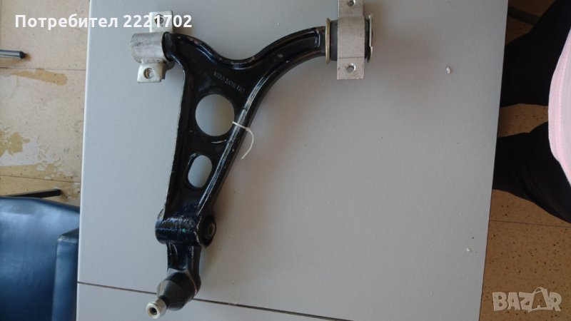 Преден десен долен носач за Alfa Romeo 147, 156, GT, снимка 1