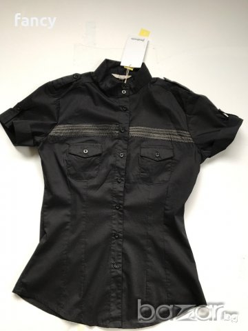 Вталена риза с къс ръкав, снимка 2 - Ризи - 18418438