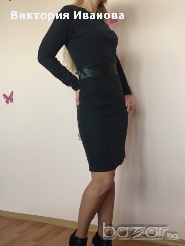 Рокля с кожен акцент