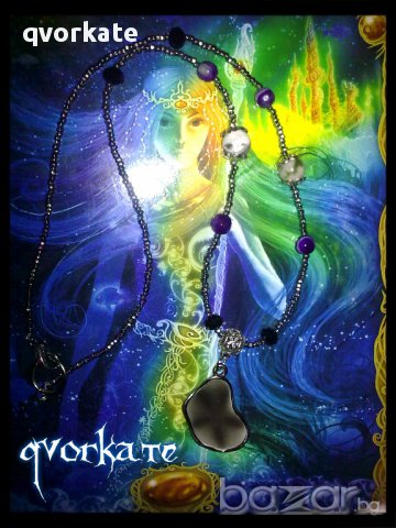 Колие с плочка