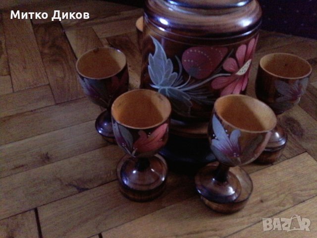 дървена бутилка на статив с 6 чаши -ръчна изработка, снимка 4 - Декорация за дома - 23310721