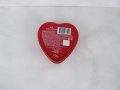 Метална кутия от бонбони във формата на сърце за колекционери Lindt Lindor , снимка 2