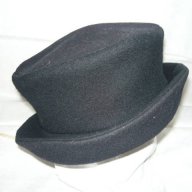 ПРОМО ЦЕНА Нови Елегантна шапка с периферия в черно и червено, снимка 3 - Шапки - 9172152
