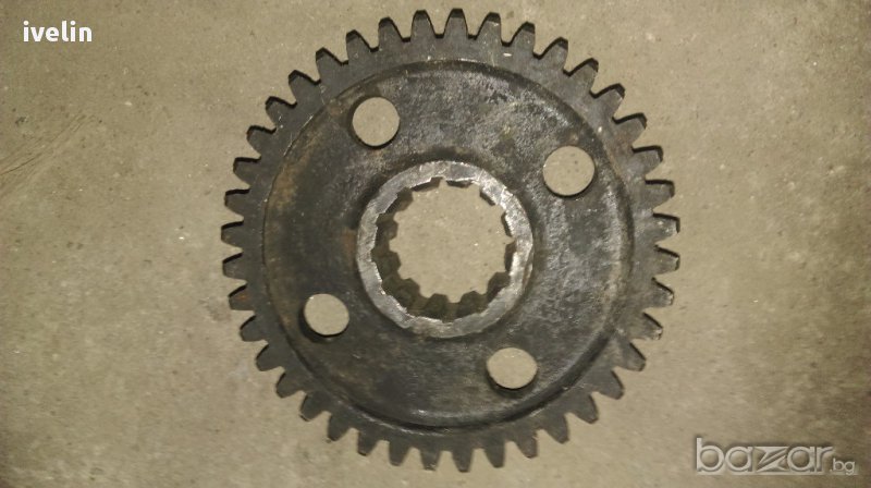 Зъбно колело 12шлици / 40зъба МТЗ, снимка 1