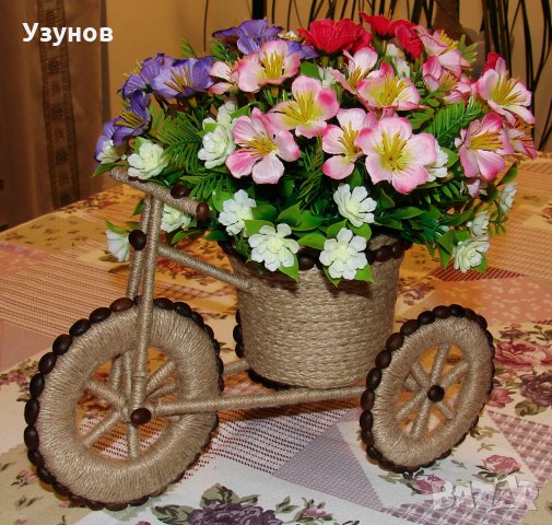 Декоративно колело триколка, велосипед с цветя за декорация, декор, украса за дома