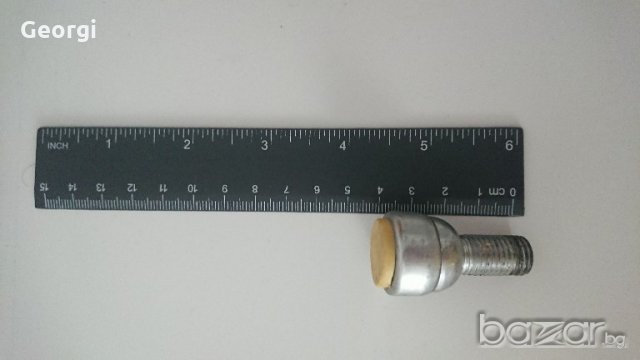 Секретни болтове VW Golf 3, снимка 2 - Гуми и джанти - 21305967