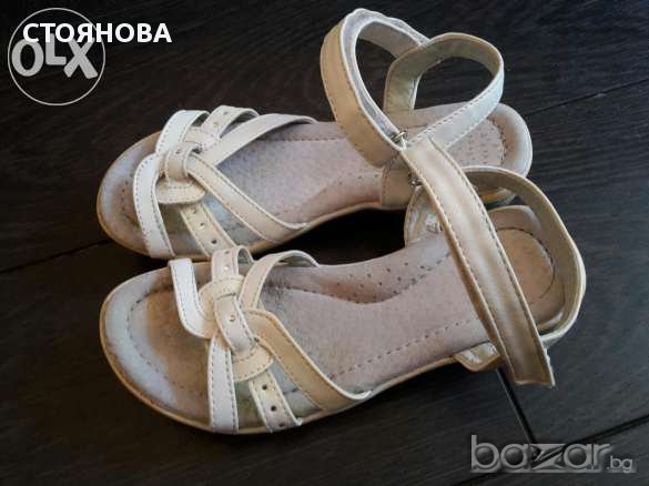 Бели сандалки 31 номер