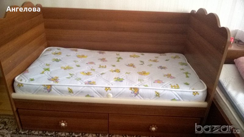 детско легло с люлеещ се механизъм+ матрак, снимка 1