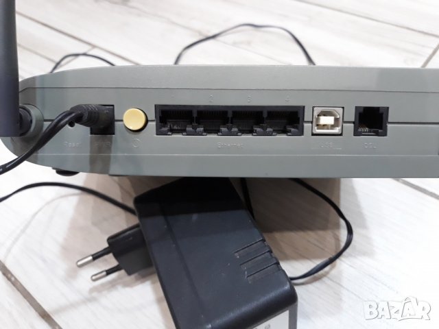 Лот от безжични Рутери за интернет, снимка 15 - Рутери - 24035489