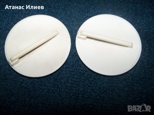 Две големи пластмасови значки от СССР, снимка 5 - Други ценни предмети - 23276798