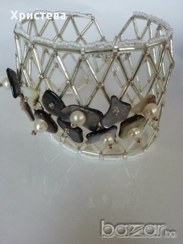 Гривна от мъниста,седеф и перли, снимка 1