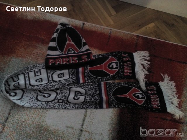 Футболен шал и шапка на П.С.Ж и шал на Русия, снимка 1 - Футбол - 20503729