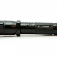 Тежък метален LED фенер Police 1800KW с електрошок, лазер, вгеадена батерия и мрежово220V зареждане, снимка 4 - Къмпинг осветление - 10859055