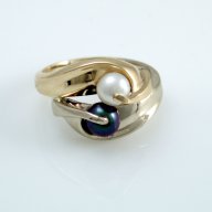 Златен пръстен с черна и бяла перла 4.32 грама, размер №54, снимка 2 - Пръстени - 11214114