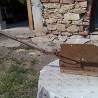 Старинна гилотина, снимка 2 - Антикварни и старинни предмети - 22701589