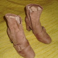 дамски боти на ток, снимка 1 - Дамски обувки на ток - 24443876