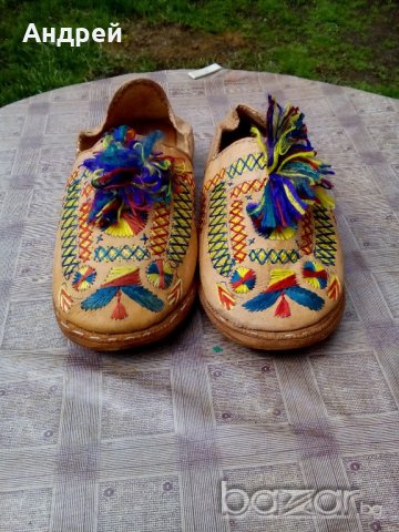 Стари кожени обувки,цвички