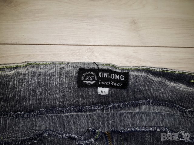 Светлосива дънкова пола със зелен шев марка Xinlong, снимка 3 - Поли - 23710056