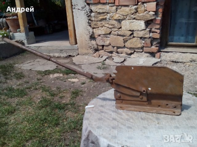Старинна гилотина, снимка 2 - Антикварни и старинни предмети - 22701589
