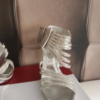 Нови, официални обувки на ток,сандали,бални, сребърни с диамантени ефекти - размер 39, снимка 5 - Дамски елегантни обувки - 24267698