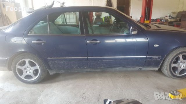 Mercedes e200 НА ЧАСТИ!, снимка 4 - Автомобили и джипове - 25576121