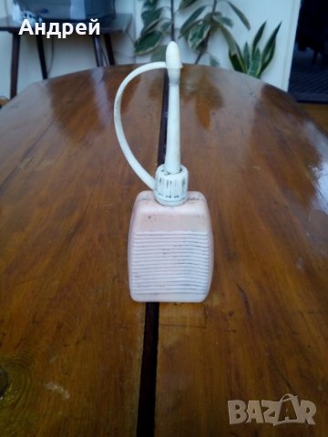 Стара пластмасова масльонка, снимка 2 - Антикварни и старинни предмети - 23923685