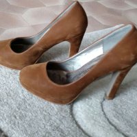 Велурени обувки, снимка 1 - Дамски обувки на ток - 20281850