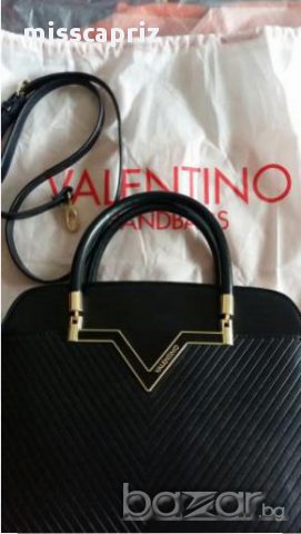 оригинална стилна чанта на Валентино, снимка 2 - Чанти - 13334202