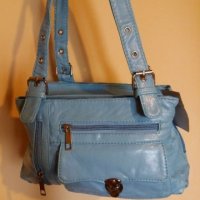 Дам.чанта-/изк.кожа/,цвят-св.синя. Закупена от Италия., снимка 2 - Чанти - 22401426
