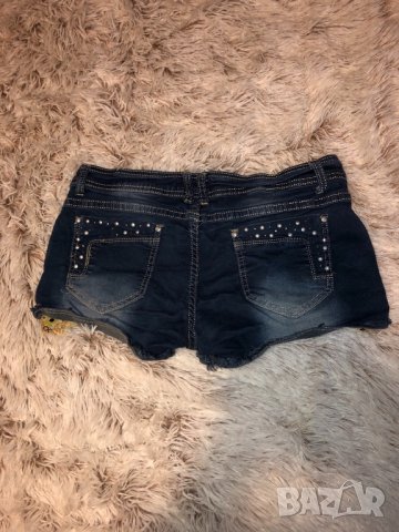 Дънкови панталонки, снимка 2 - Къси панталони и бермуди - 23873938