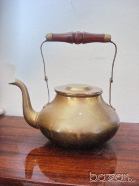 Стар бронзов чайник с капак, снимка 1