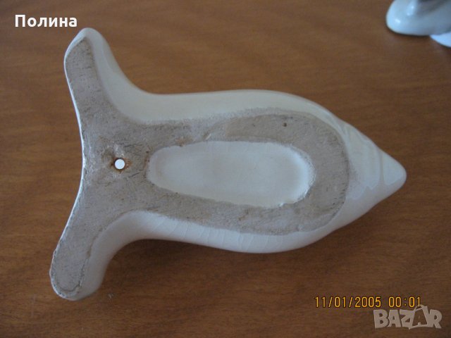 Стара порцеланова вазичка за стена, снимка 3 - Антикварни и старинни предмети - 21770219