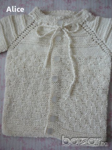 Нова ръчно плетена жилетка - ръст до 92 см, снимка 5 - Жилетки и елечета за бебе - 12341273
