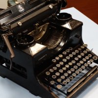 Пишеща машина TRIUMPH STANDART 12, снимка 1 - Други - 18920821