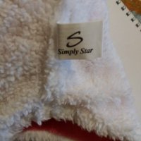 Дет.шапка-"Simply Star"-/плюш/-цикламена. Закупена от Италия., снимка 6 - Шапки, шалове и ръкавици - 22492831