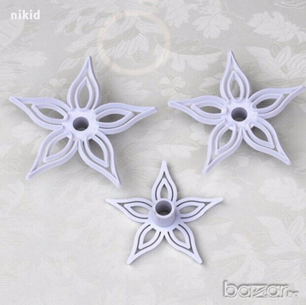 3 4  бр галакси звезди резци с релеф и бутало пластмасови форми украса тесто фондан форма резец, снимка 1