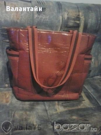 Красива Лачена Дамска Чанта, снимка 2 - Чанти - 11106694