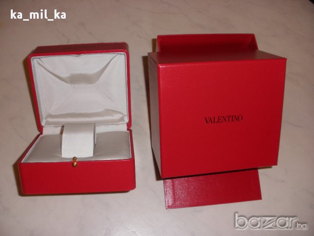 Кутия от часовник Valentino - Червена, снимка 1 - Други - 10300152