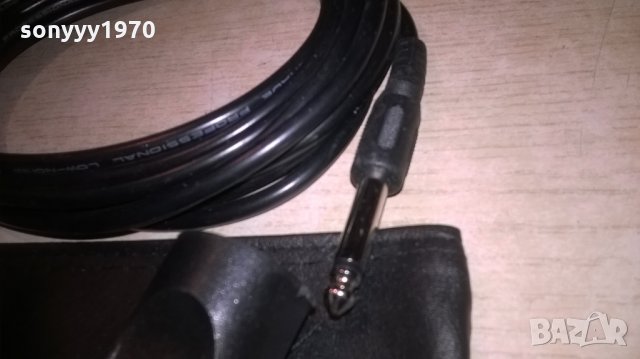 shure-кожен калъф+кабел с жак и букса+държач за микрофон, снимка 11 - Микрофони - 24670325