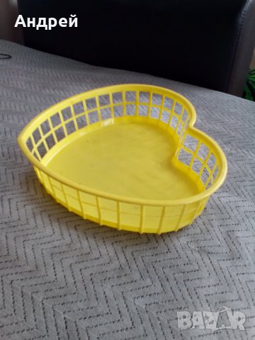 Стара пластмасова панера #2