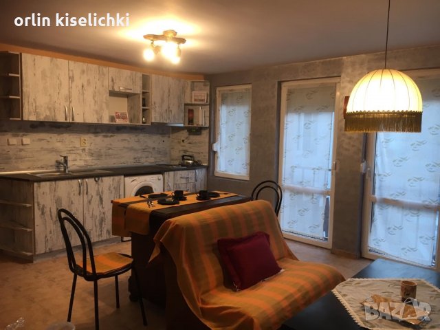 Самостоятелно жилище и парко място под нем, снимка 3 - Стаи под наем - 19705157